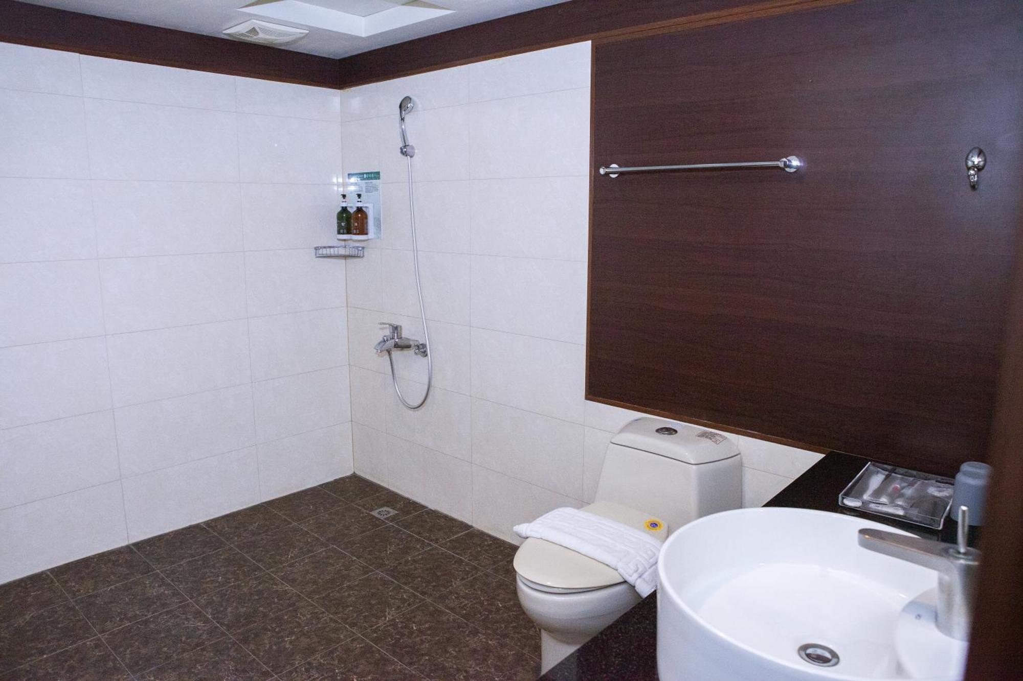 Yuai Fu Hao Hotel Taichung Eksteriør billede